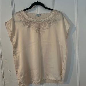 Vintage 100% Silk Elegant Cream Embroidered Women's Top